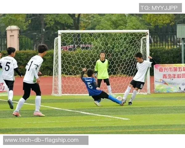 市长杯足球赛激情开赛各界精英齐聚展现风采与团结精神