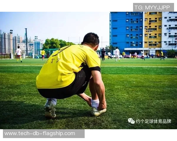 足球白袜的魅力与风格探索如何成为球场上的时尚先锋 足球白袜的魅力与风格探索如何成为球场上的时尚先锋